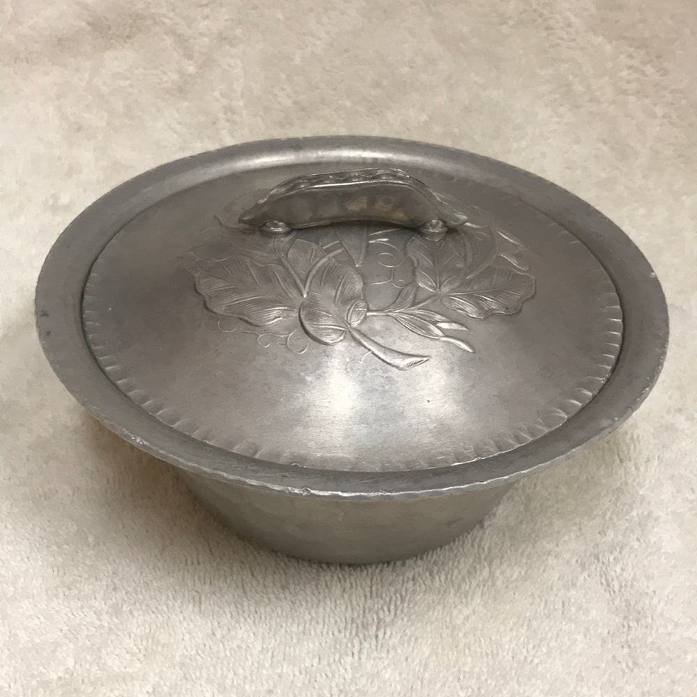 Everlast Forged Aluminum Vegetable dish